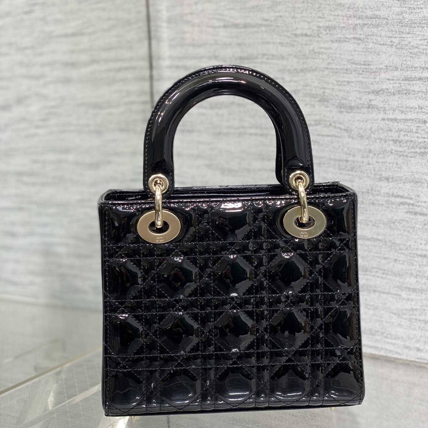 Dior  Lady Dior Bag  20m - DesignerGu