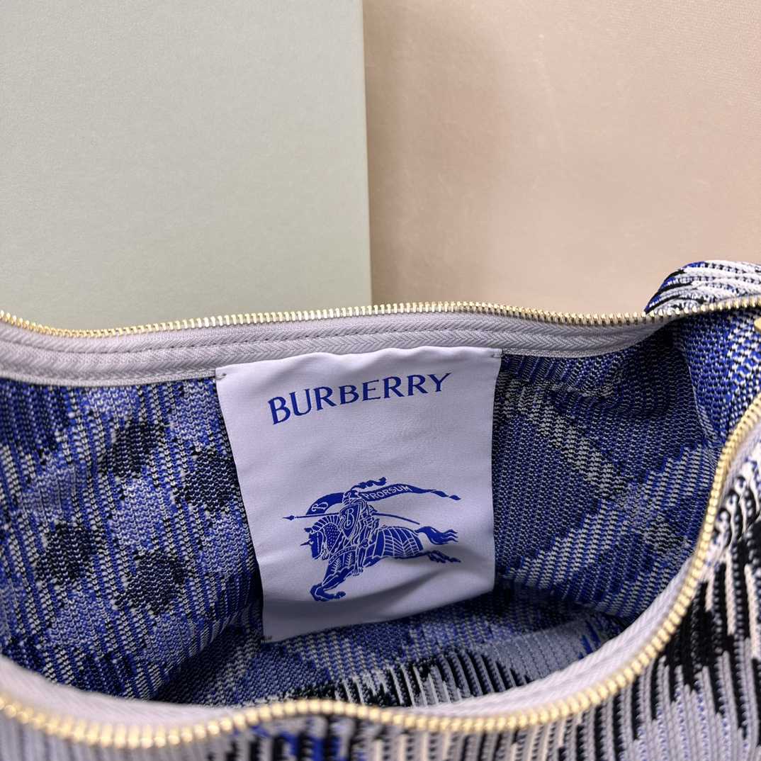 Burberry Micro Peg Chain Bag (21.5 x 10.5 x 23cm) - DesignerGu