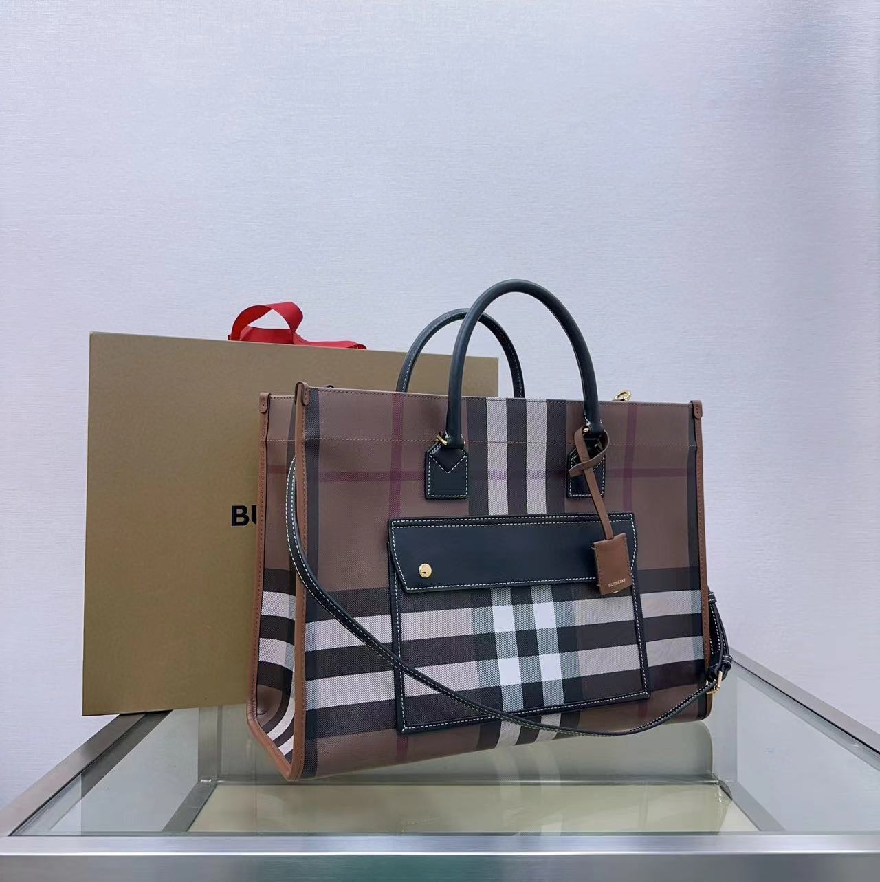 Burberry Medium Freya Tote  - DesignerGu