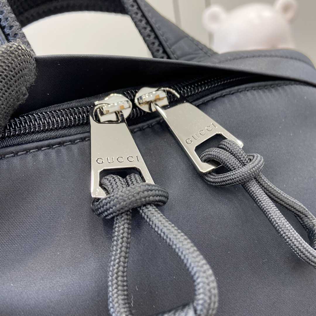 Gucci Large Backpack With Gucci Logo - DesignerGu