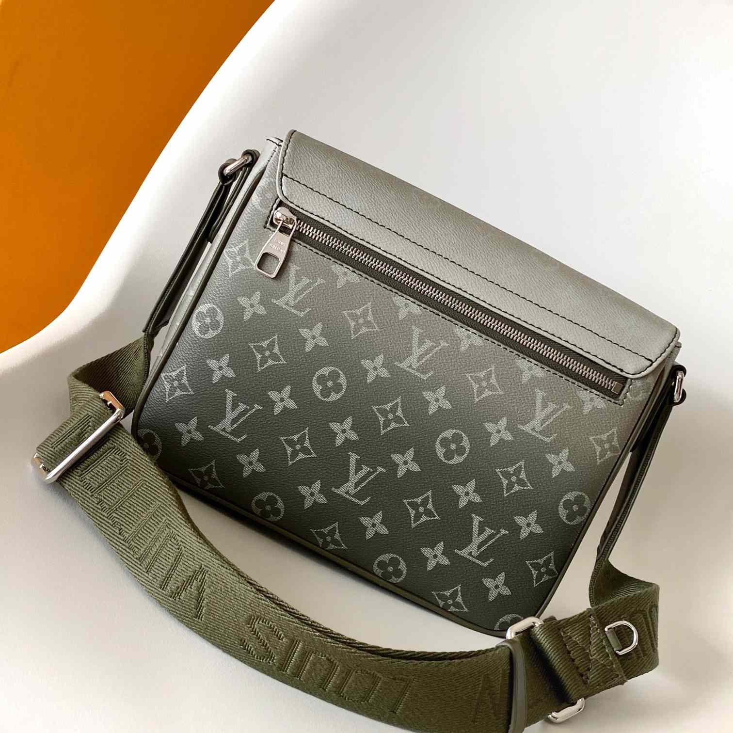 Louis Vuitton District PM   M11593 - DesignerGu