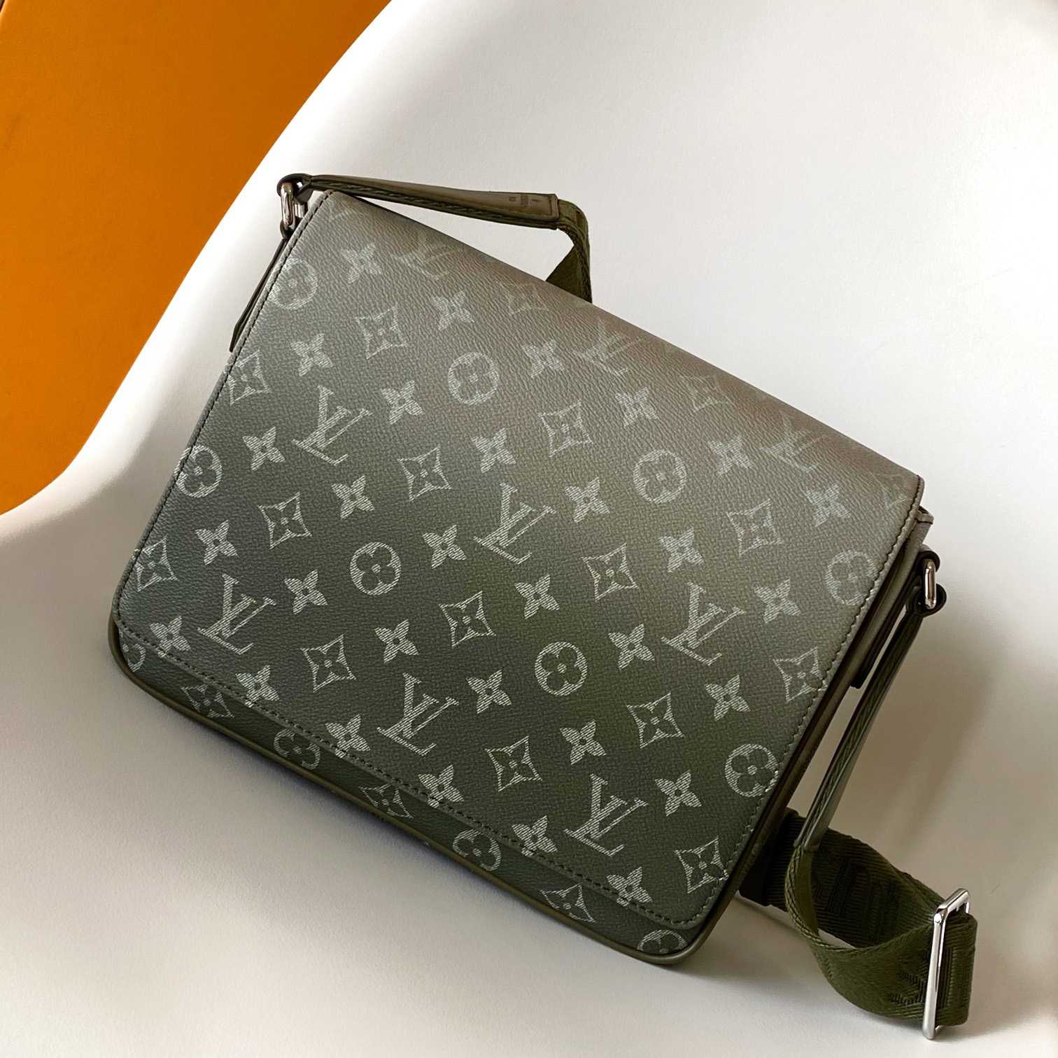 Louis Vuitton District PM   M11593 - DesignerGu