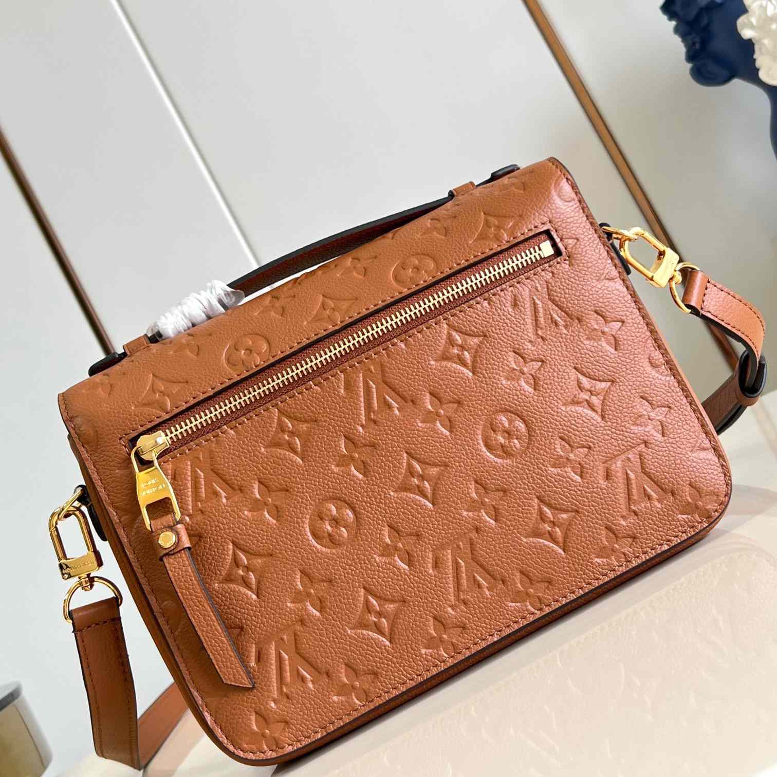 Louis Vuitton Pochette Métis  M12711 - DesignerGu