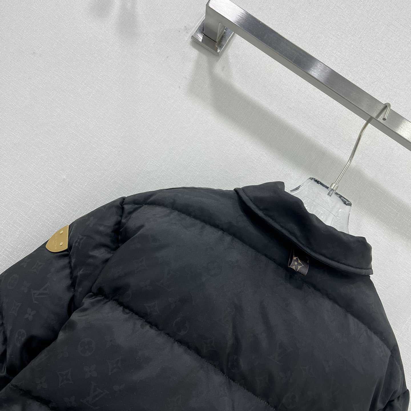 Louis Vuitton Cropped Monogram Puffer Jacket   1AFUIQ - DesignerGu