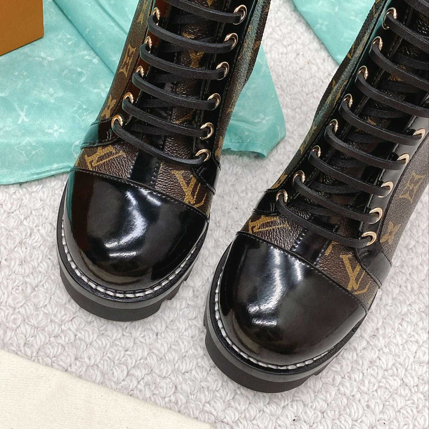 Louis Vuitton Star Trail Ankle Boot   1 A2Y7X - DesignerGu