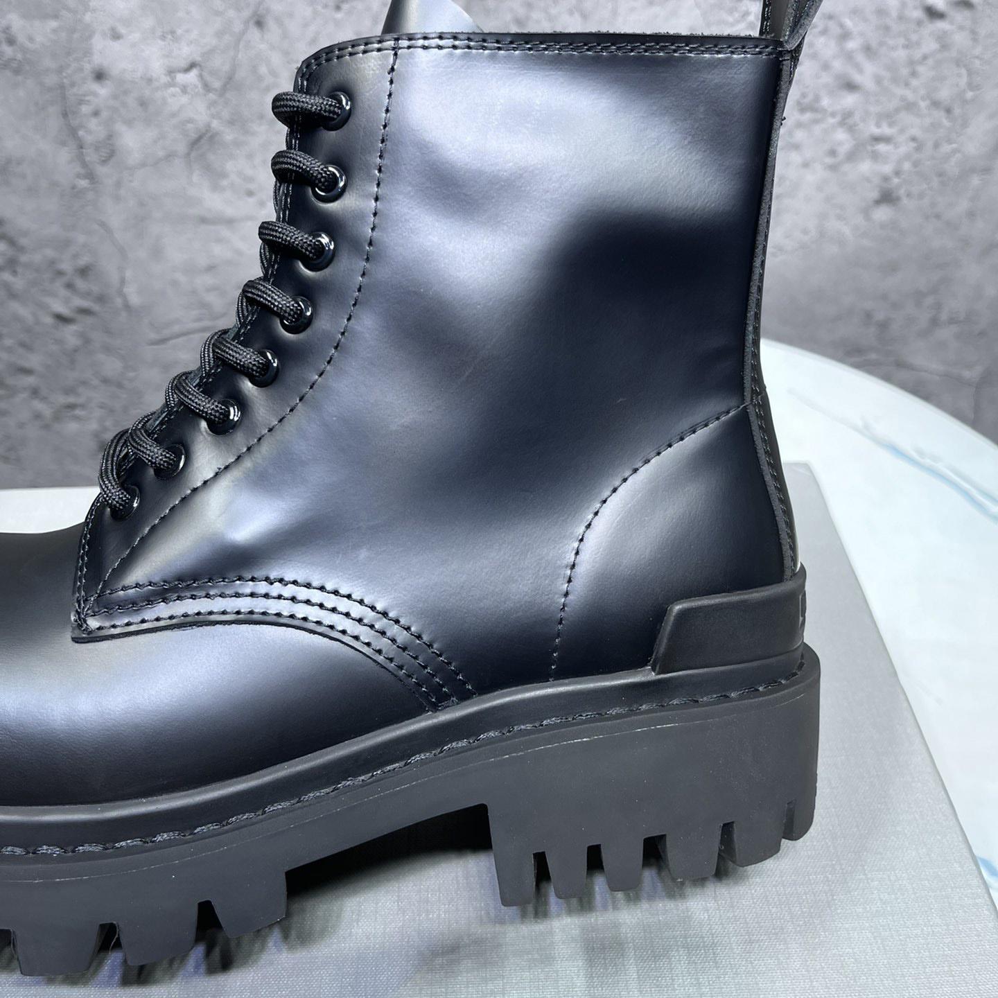 Balenciaga Men's Strike Boot - DesignerGu