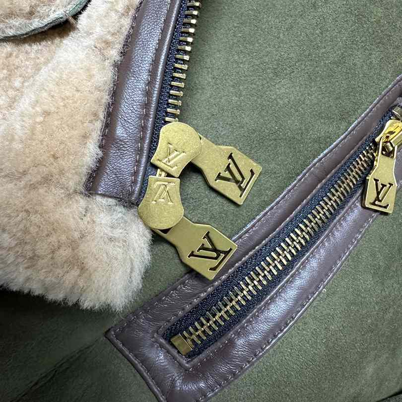 Louis Vuitton Shearling Bombardier   1AFIMP - DesignerGu