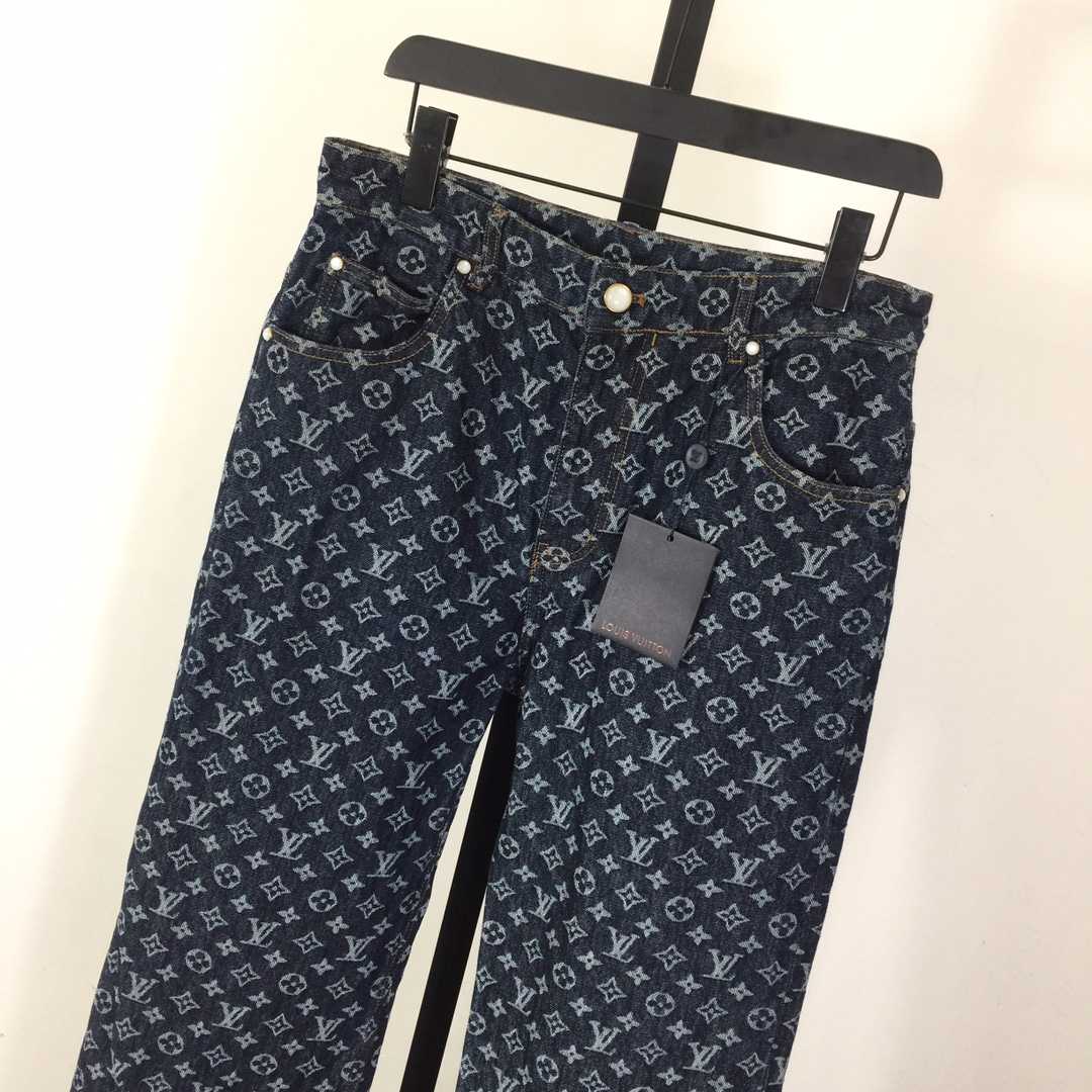 Louis Vuitton Monogram Jacquard Denim Skate Pants  1AFX30 - DesignerGu