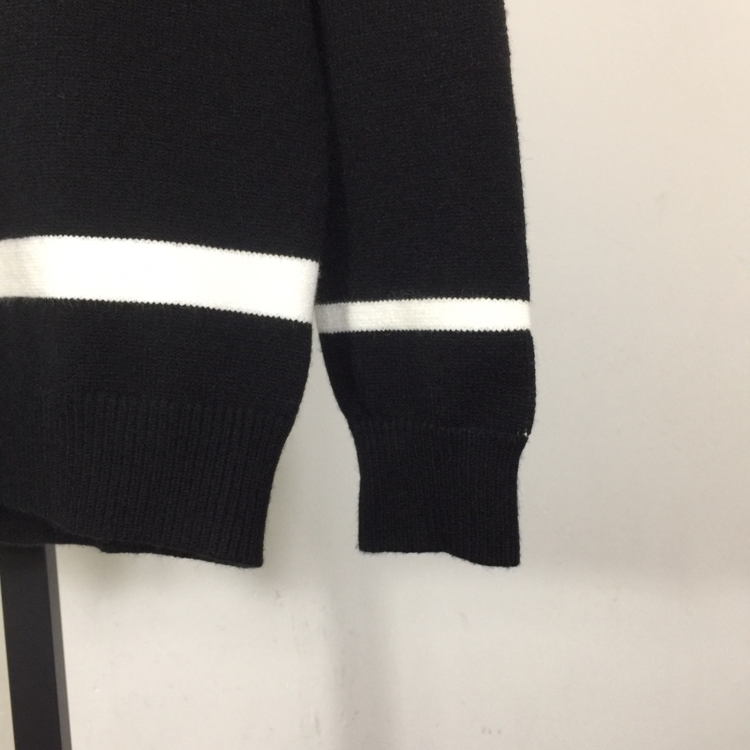 Arc'teryx Logo Sweater - DesignerGu