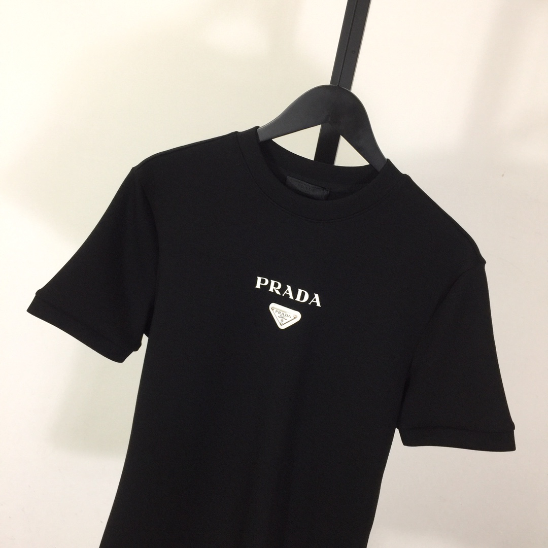 Prada Logo Cotton T-shirt - DesignerGu