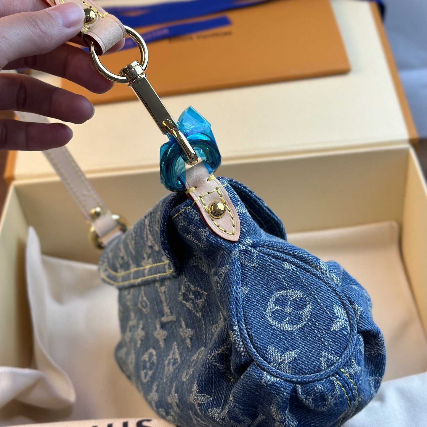 Louis Vuitton 2006 Mini Pleaty Shoulder Bag - DesignerGu