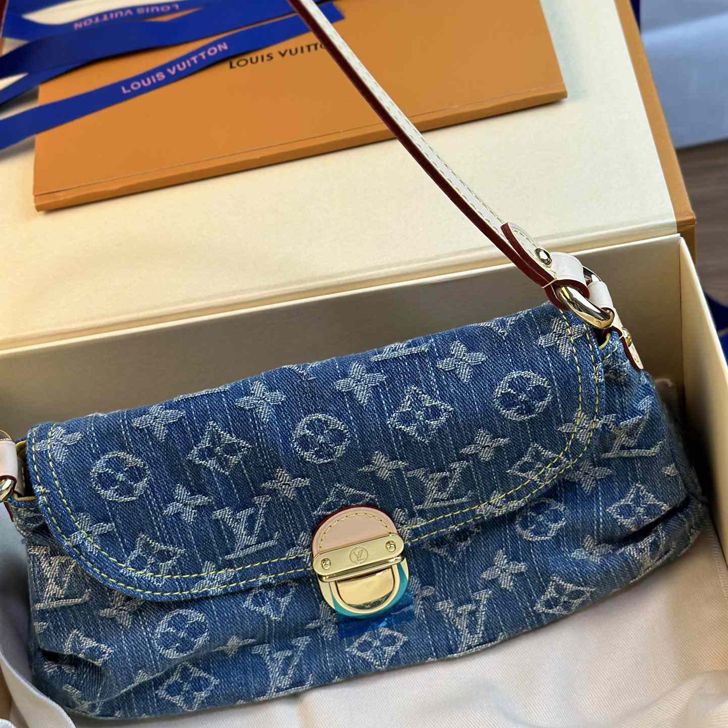 Louis Vuitton 2006 Mini Pleaty Shoulder Bag - DesignerGu