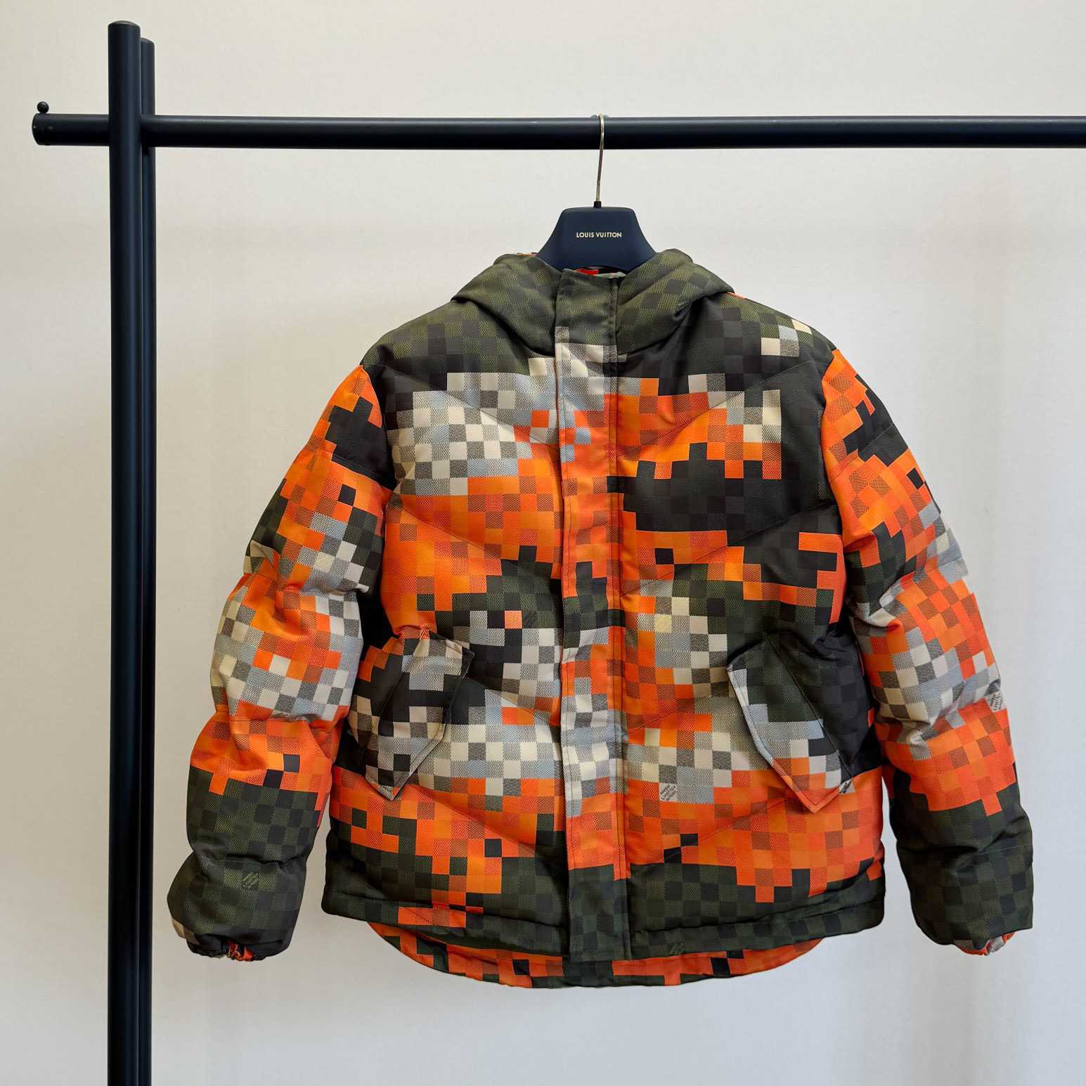 Louis Vuitton Printed Puffer Jacket   1AFXPH - DesignerGu