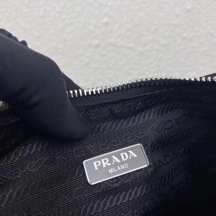 Prada Re-Edition 2005 Re-Nylon Bag  22-12-6cm - DesignerGu