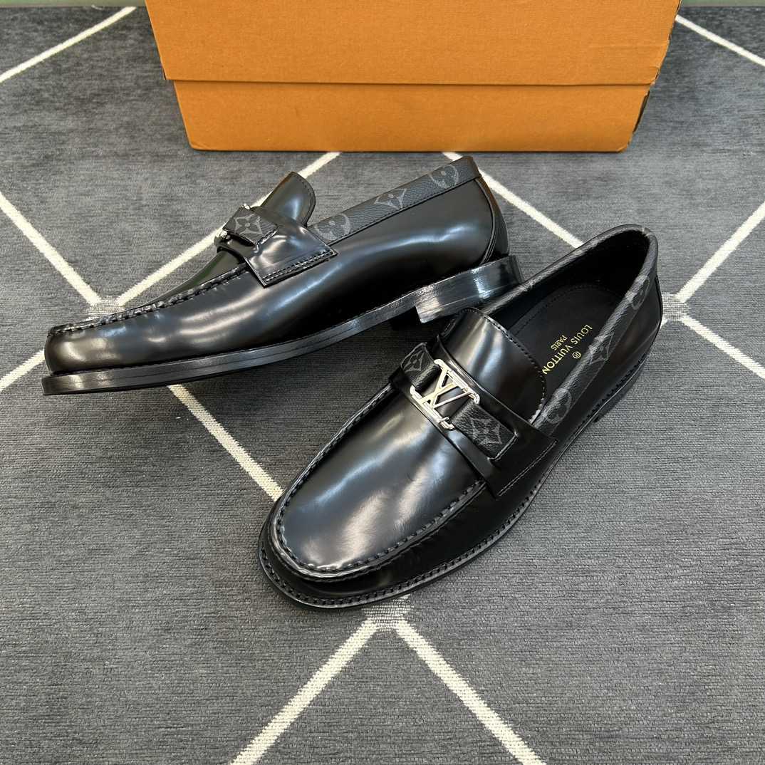 Louis Vuitton Men's Major Leather Loafers - DesignerGu