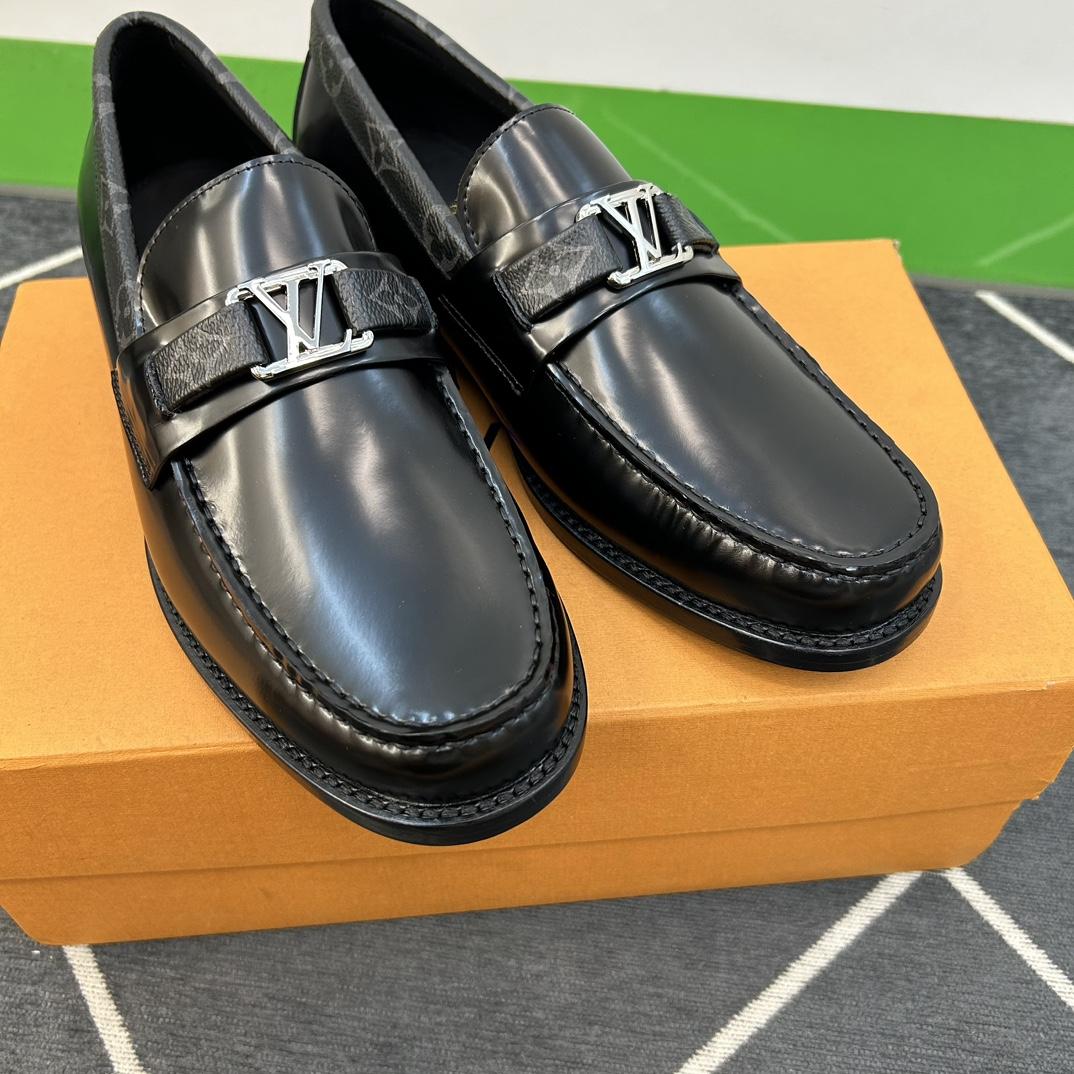 Louis Vuitton Men's Major Leather Loafers - DesignerGu