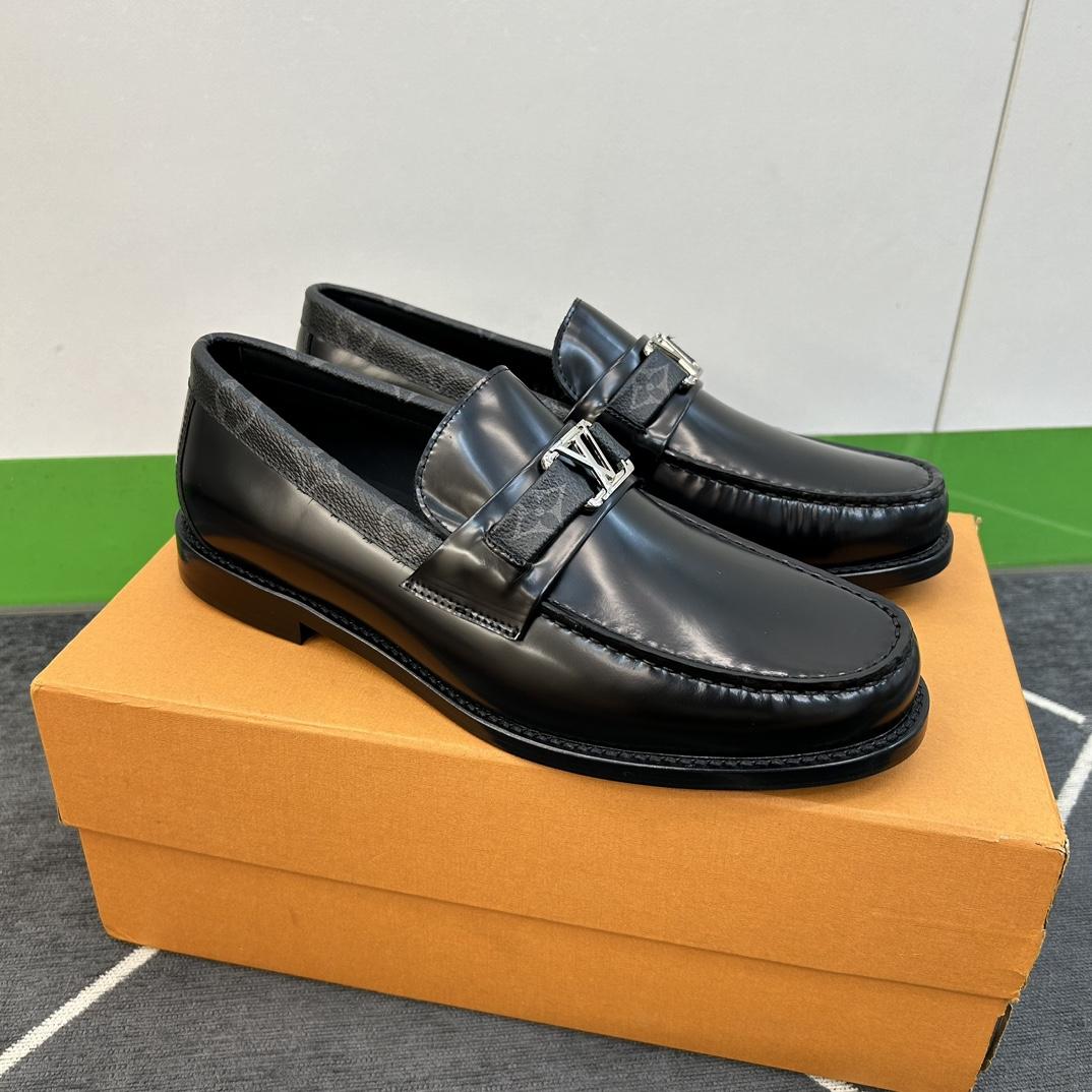 Louis Vuitton Men's Major Leather Loafers - DesignerGu