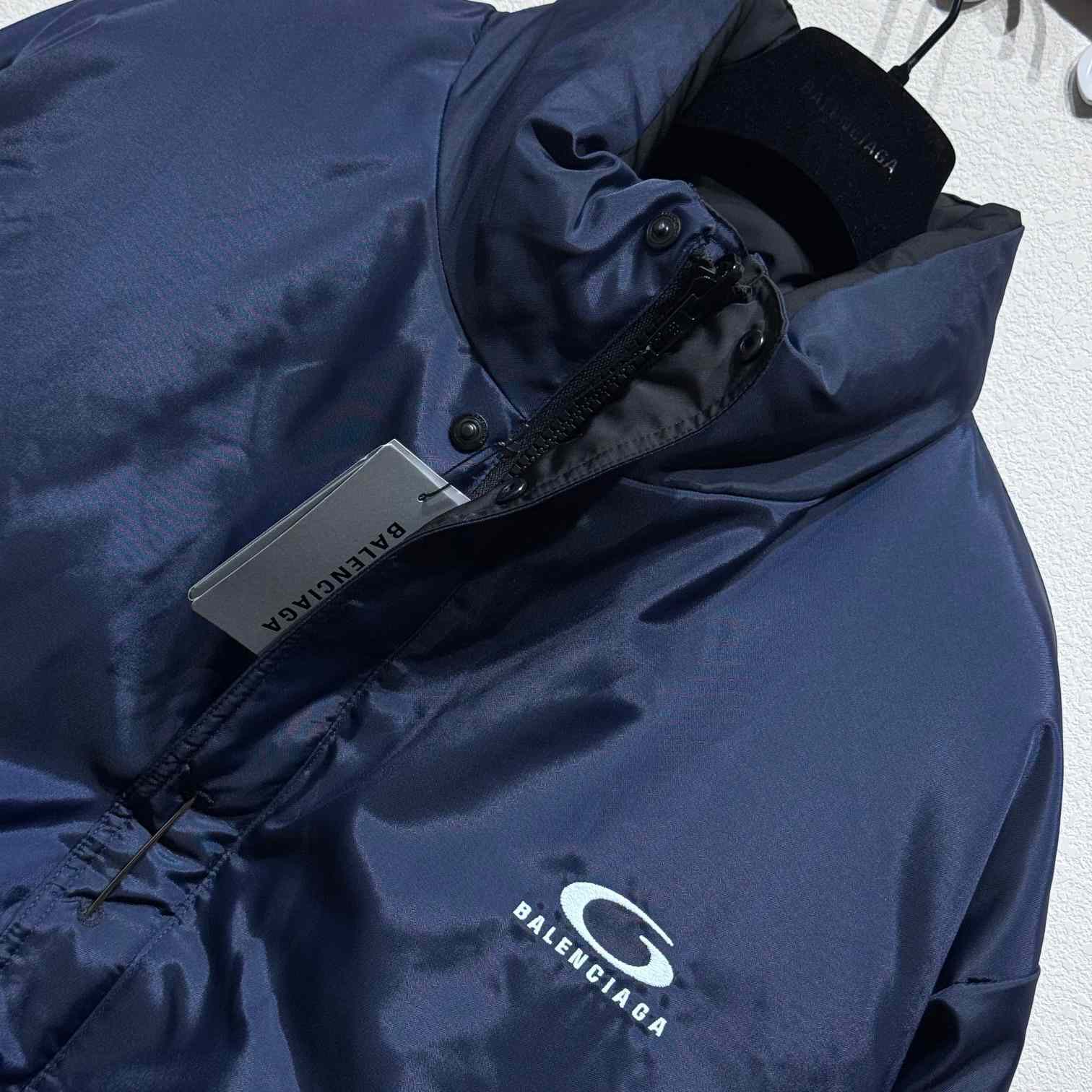 Balenciaga Loop Sport Icon Reversible Puffer In Black/blue - DesignerGu