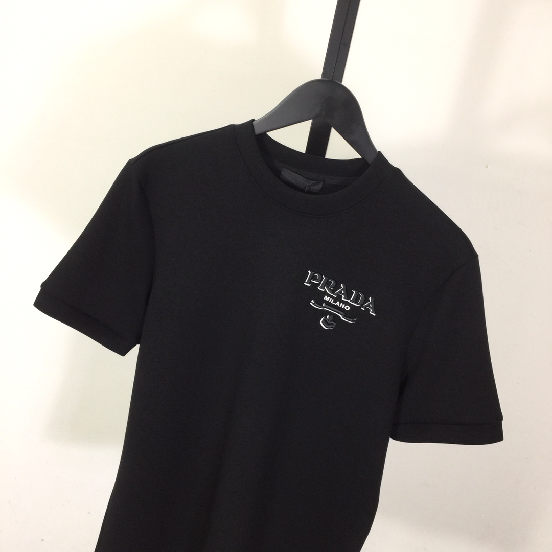 Prada Logo Cotton T-shirt - DesignerGu