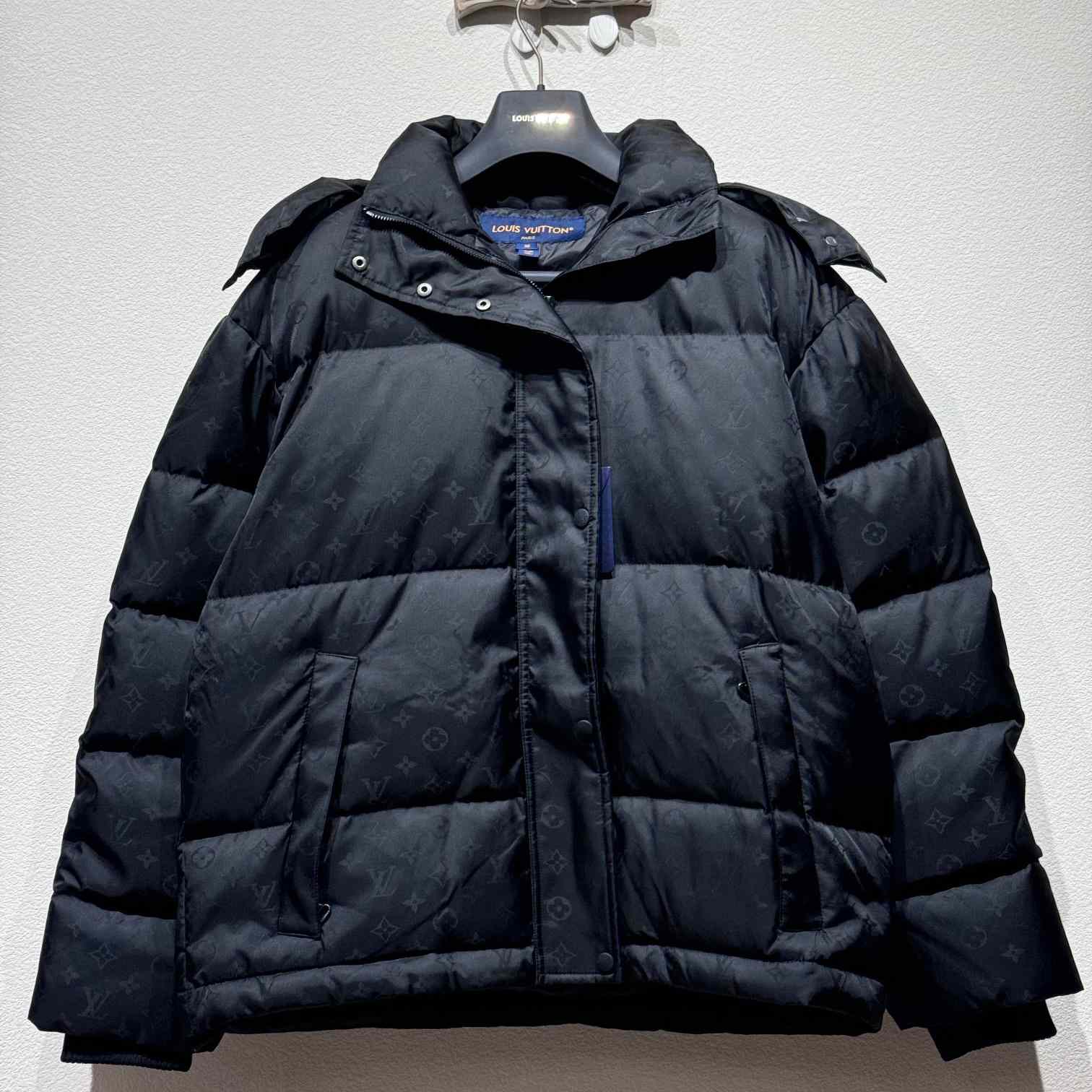 Louis Vuitton Monogram Puffer Jacket    1AGAEQ - DesignerGu