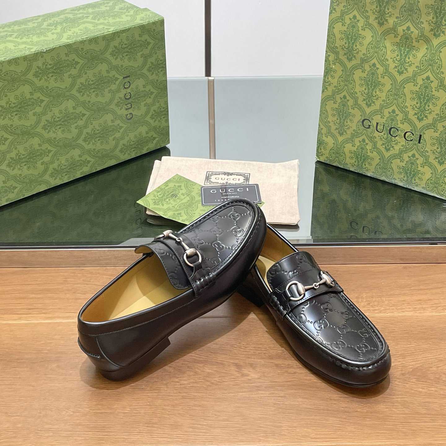 Gucci Men's Loafer With Horsebit - DesignerGu