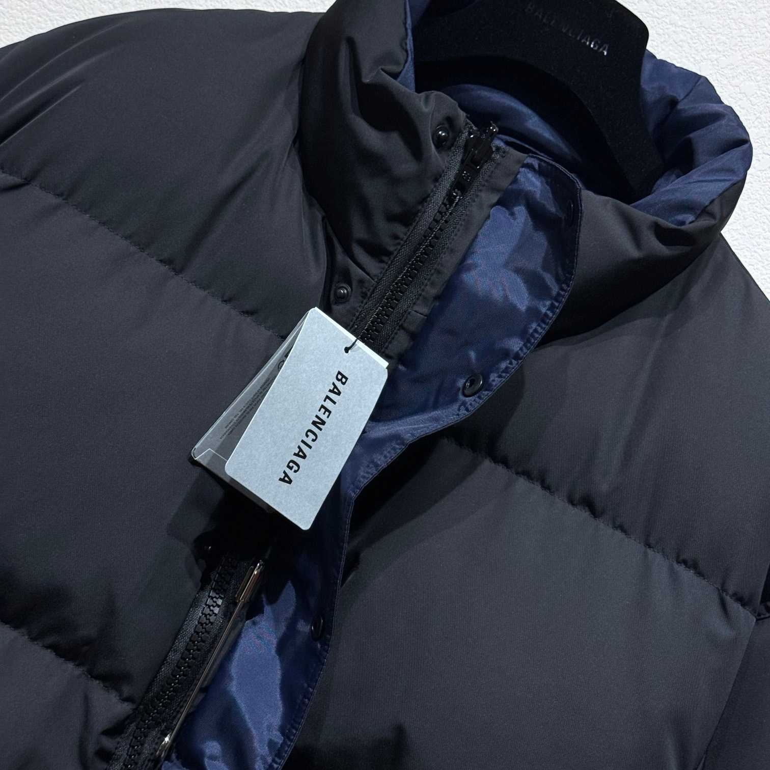 Balenciaga Loop Sports Icon Reversible Puffer In Black - DesignerGu