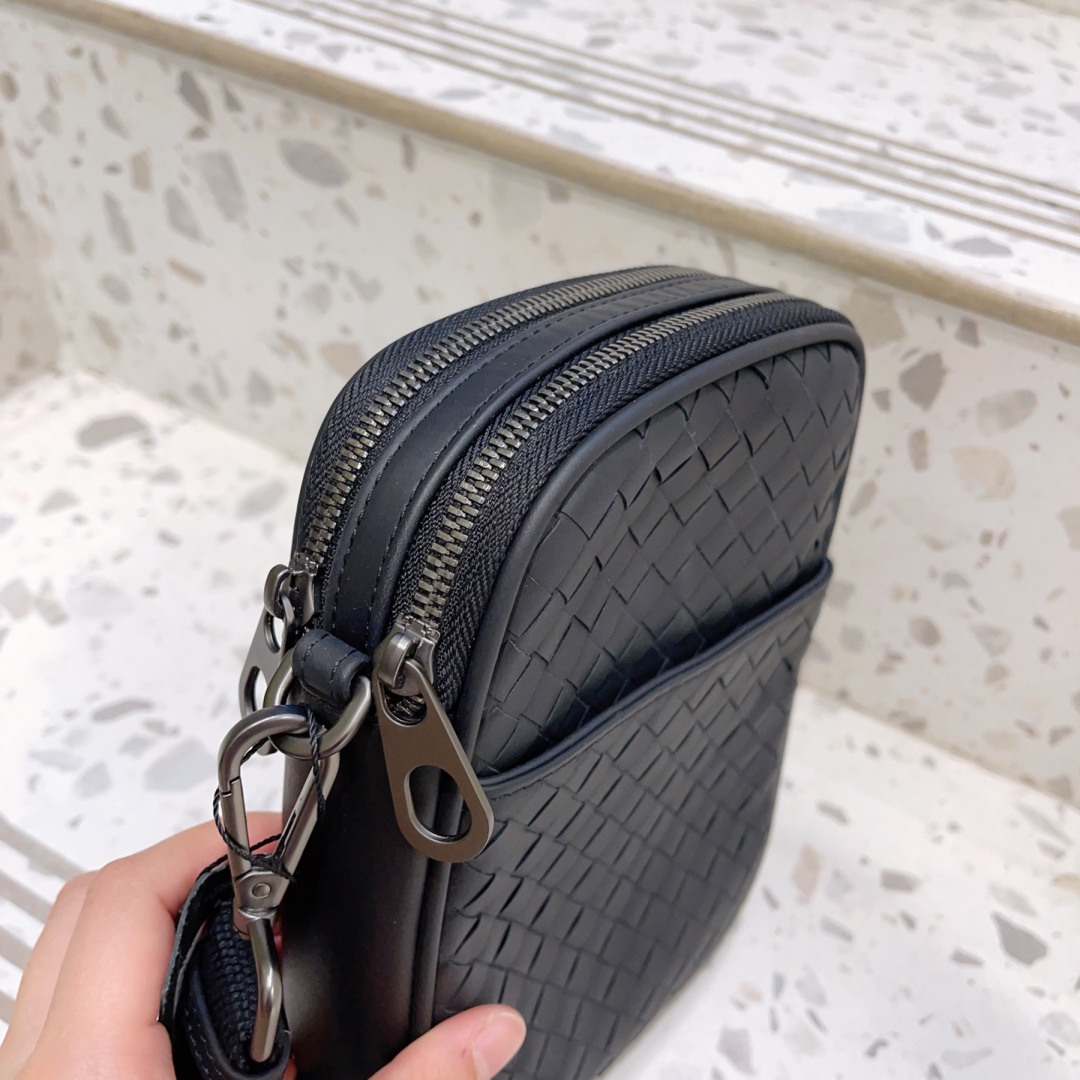 Bottega Veneta Crossbody Bag  - DesignerGu