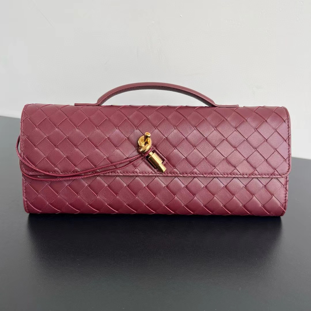 Bottega Veneta Andiamo Clutch - DesignerGu