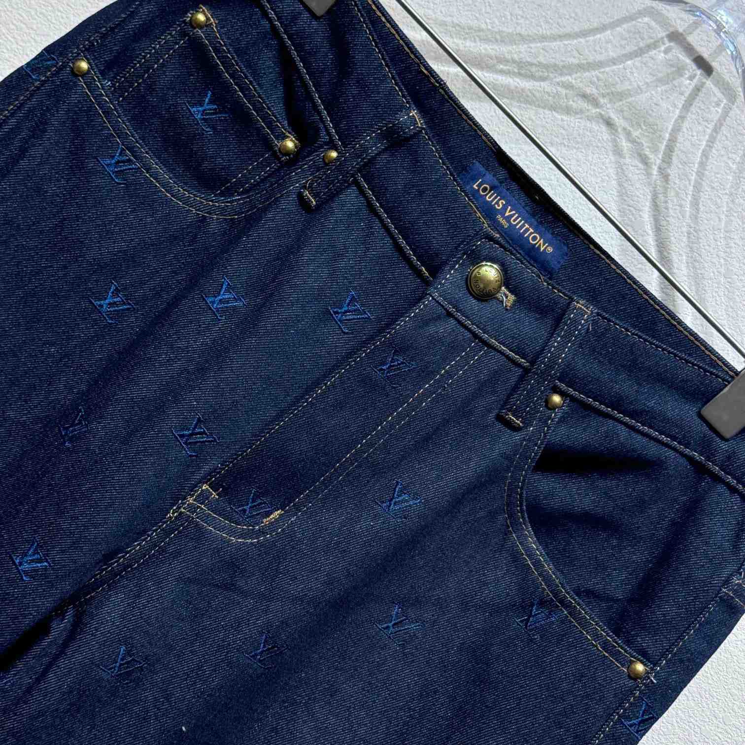 Louis Vuitton LV Blason Embroidered Denim Pants    1AFY23 - DesignerGu