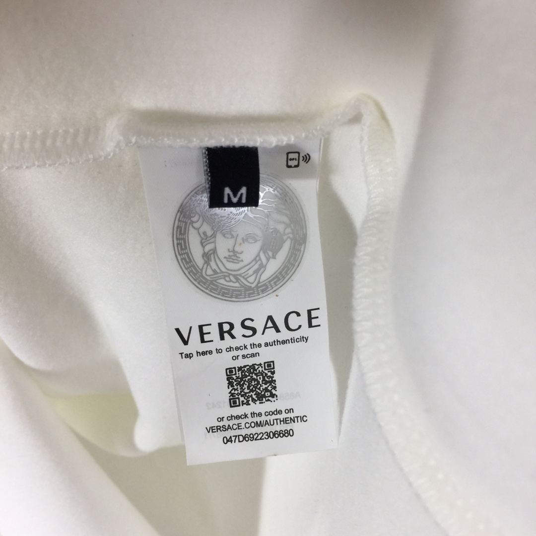 Versace Logo Long Sleeve Tee - DesignerGu