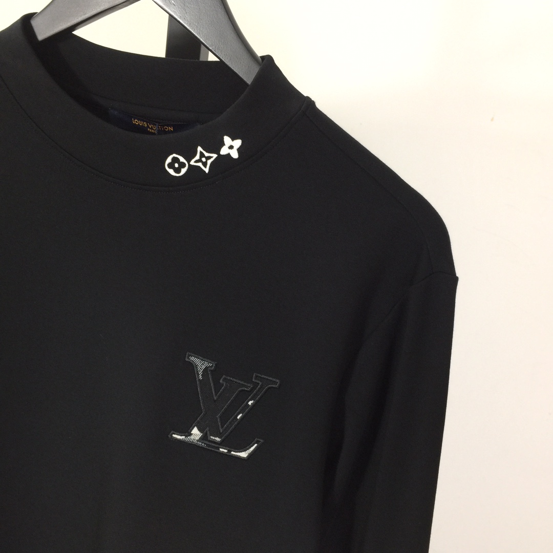 Louis Vuitton Logo Long Sleeve Tee - DesignerGu