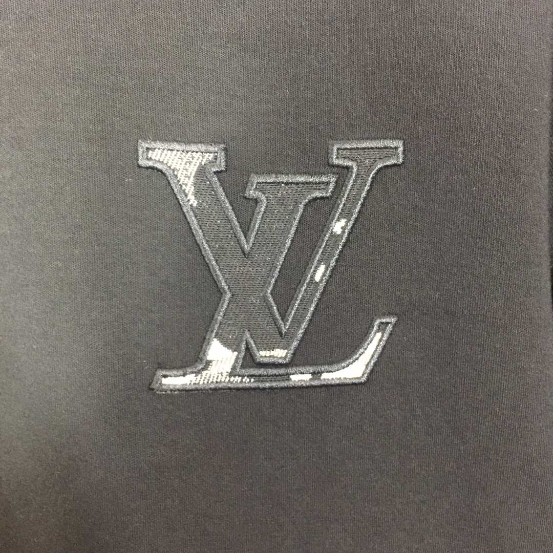 Louis Vuitton Logo Long Sleeve Tee - DesignerGu