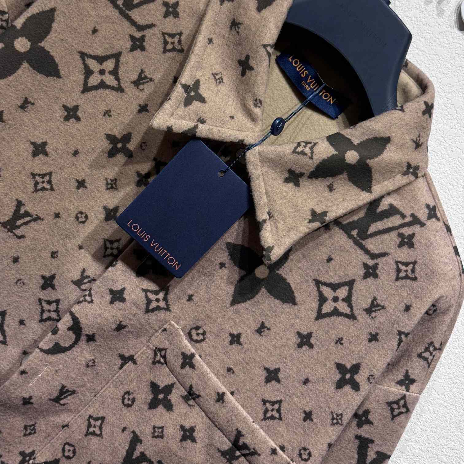 Louis Vuitton Monogram Double Face Wool, Silk And Cashmere-Blend Overshirt  1AFYF7 - DesignerGu