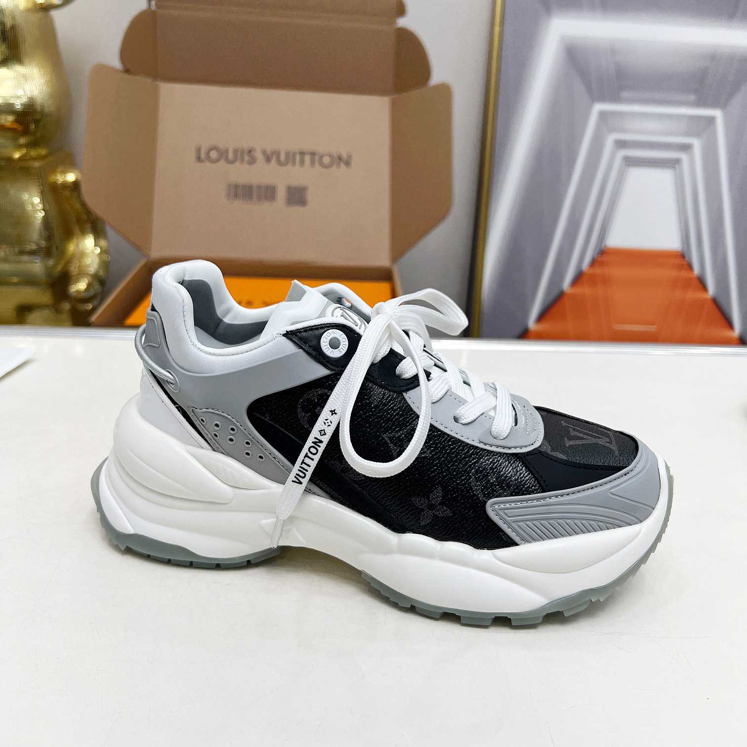 Louis Vuitton Run 55 Sneaker        1AD2MR - DesignerGu