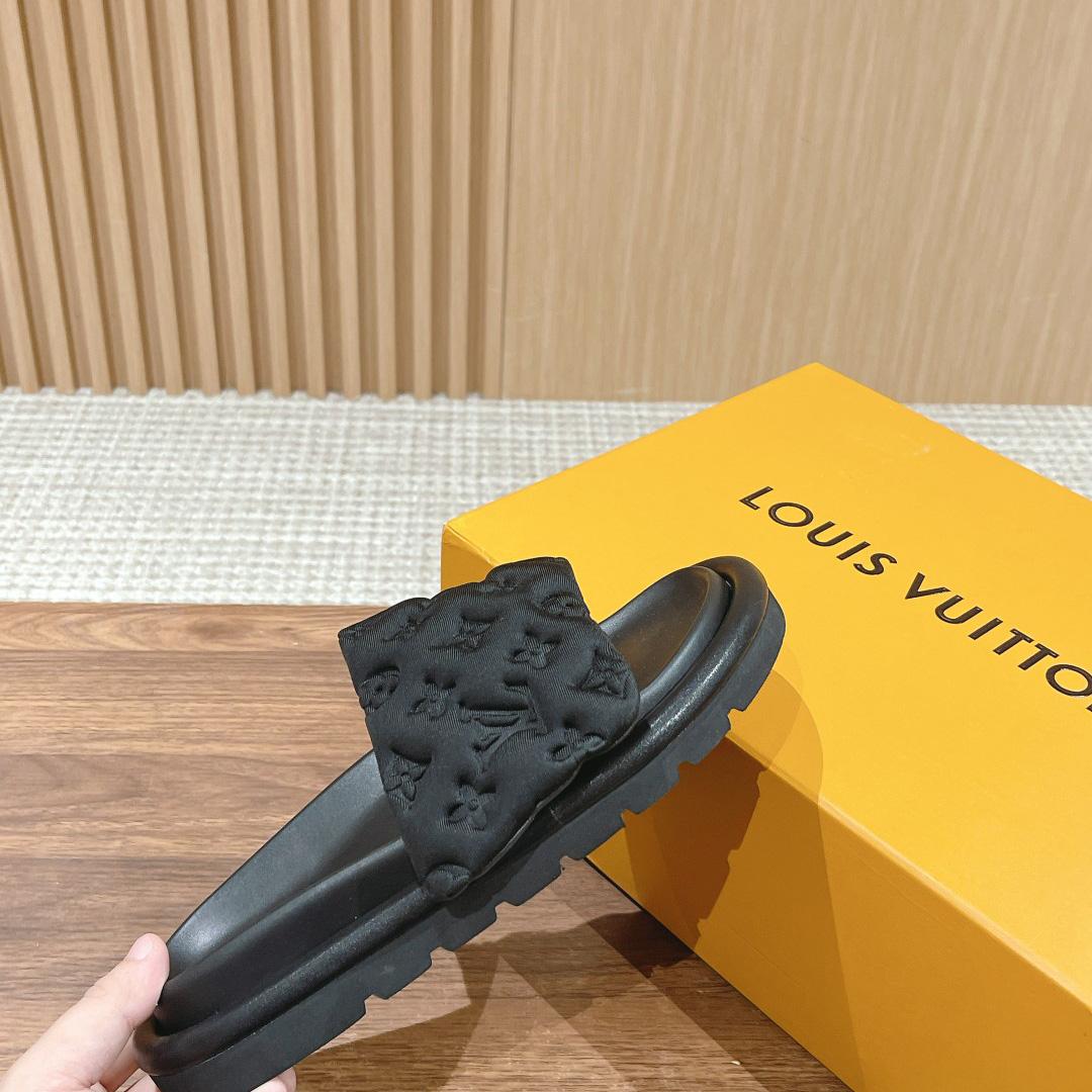 Louis Vuitton Pool Pillow Comfort Mules - DesignerGu