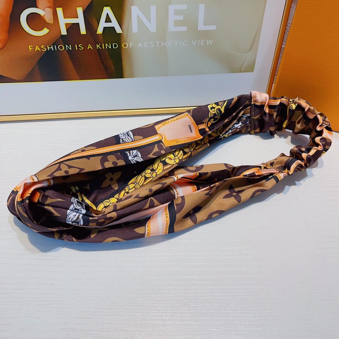 Louis Vuitton Headband  - DesignerGu