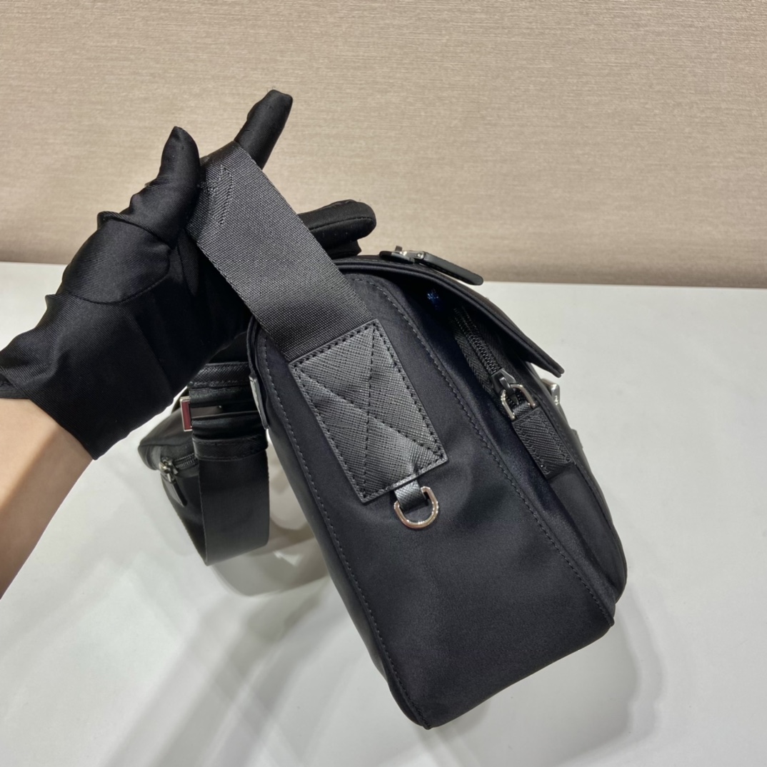 Prada Re-Nylon Shoulder Bag - DesignerGu