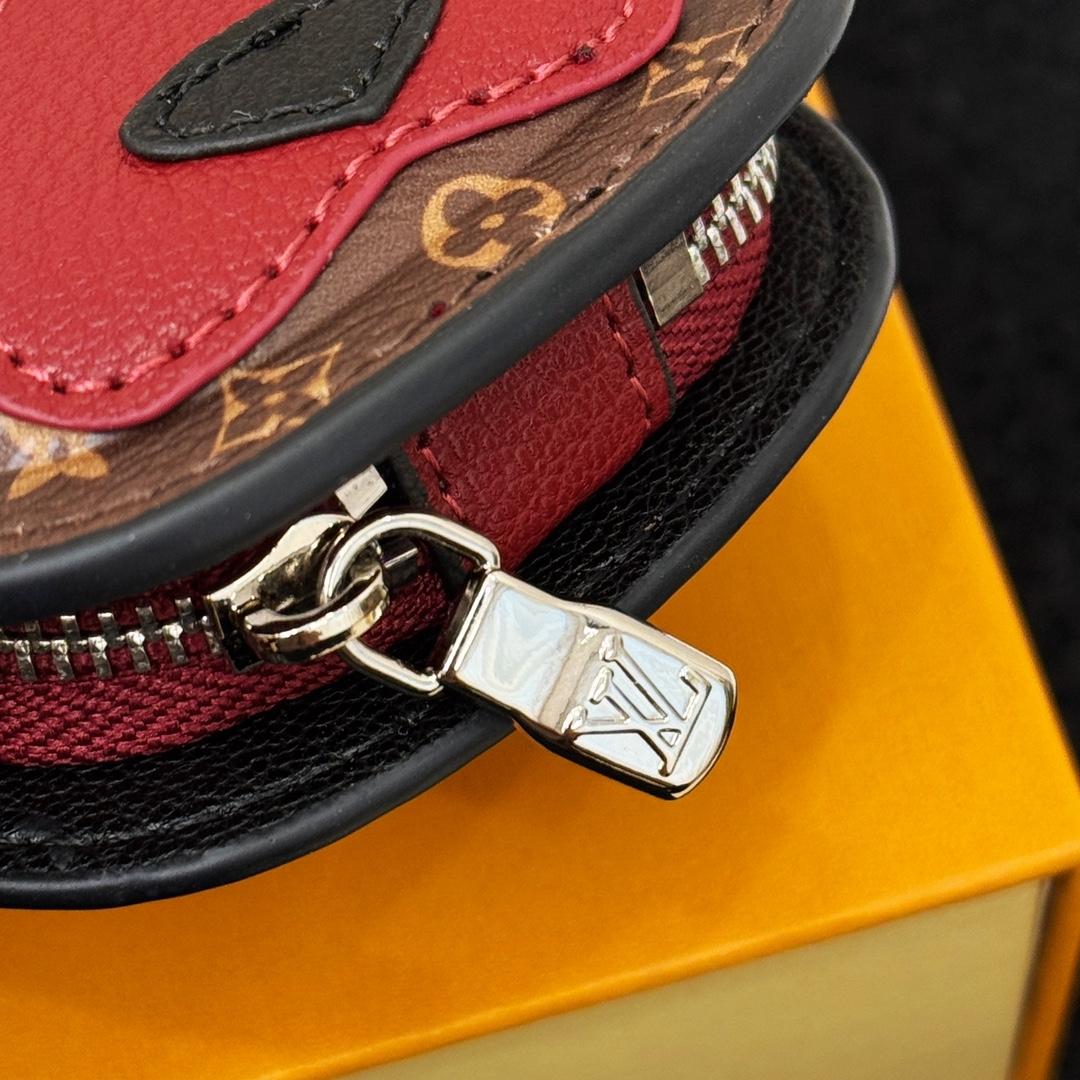 Louis Vuitton 57th Street NYC LV Dog Bag Charm  M02272 - DesignerGu