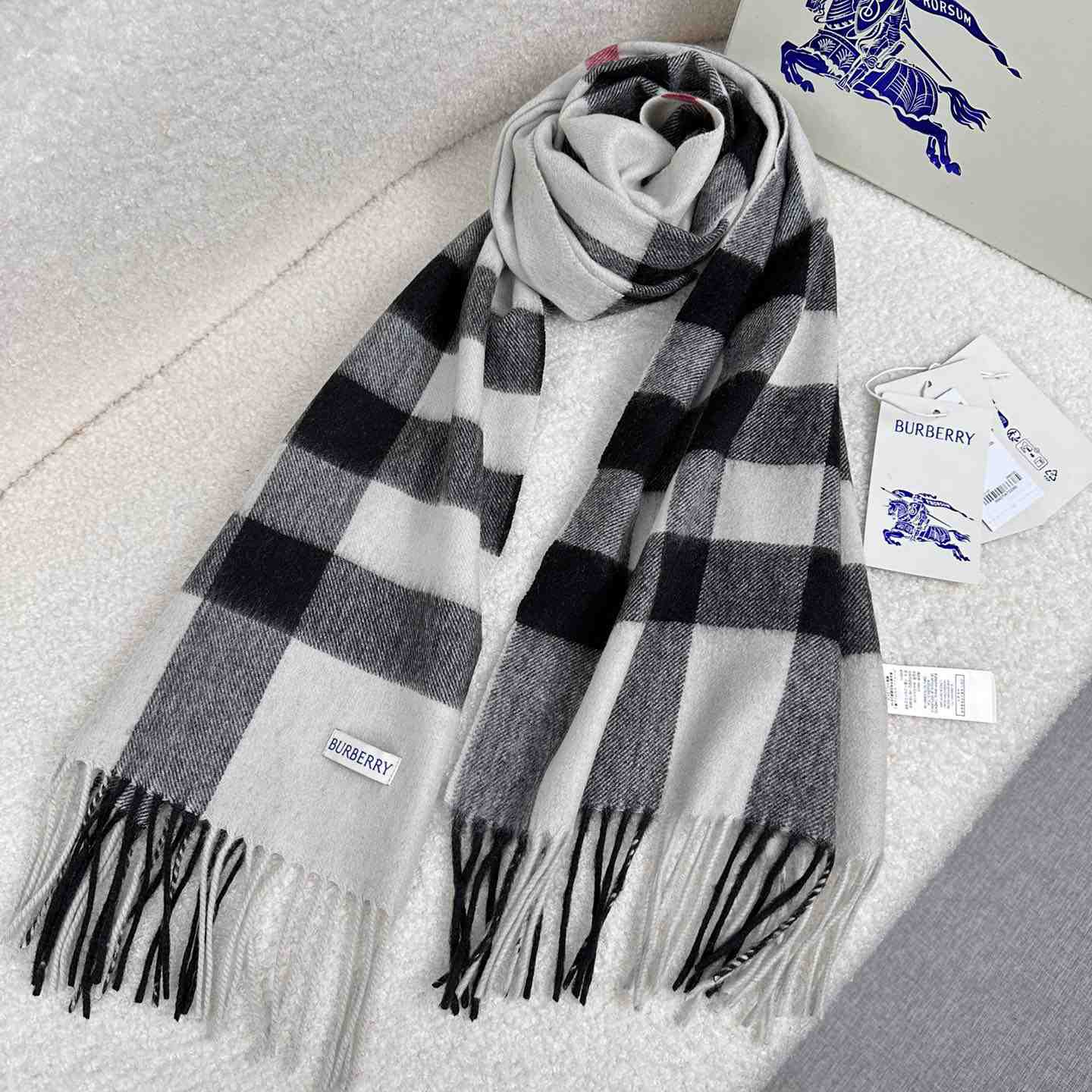 Burberry Scarf   180*40cm - DesignerGu