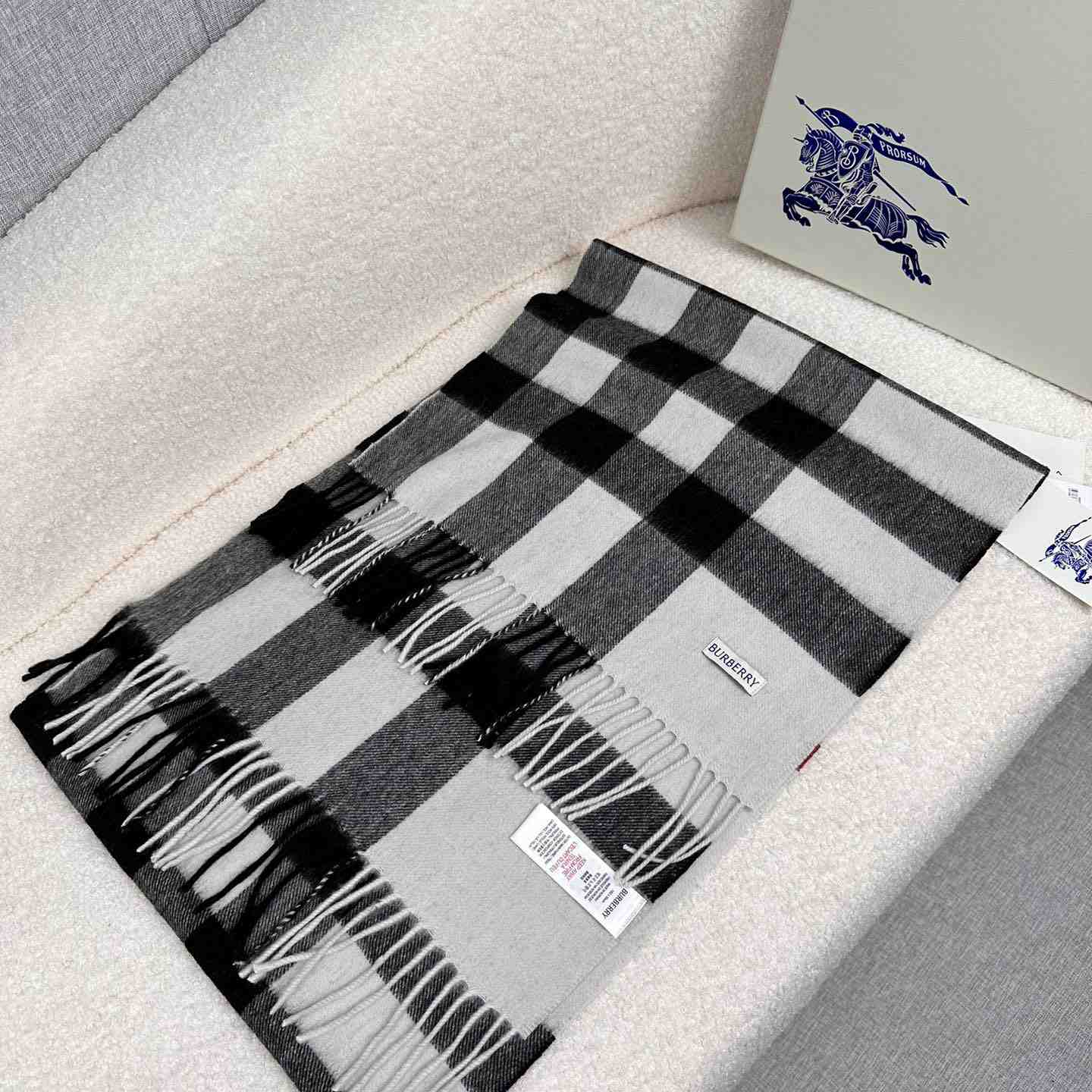 Burberry Scarf   180*40cm - DesignerGu