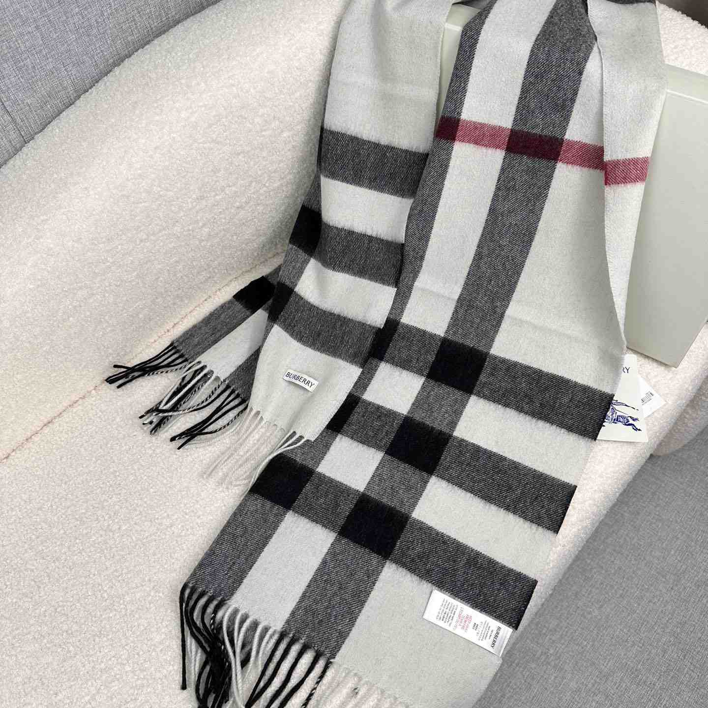 Burberry Scarf   180*40cm - DesignerGu