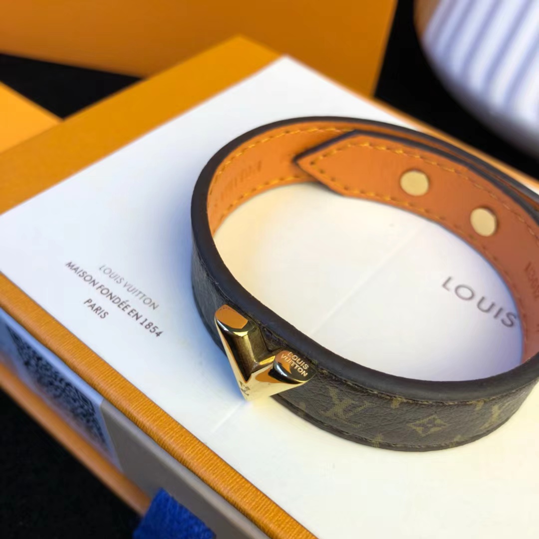 Louis Vuitton Bracelet   - DesignerGu