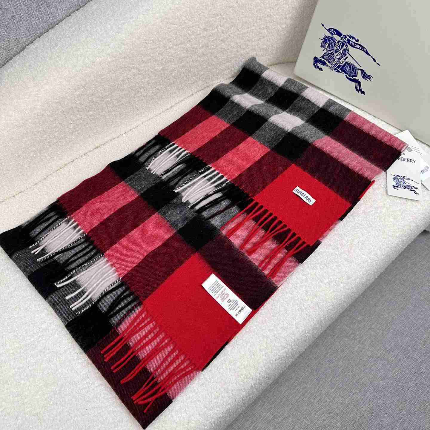 Burberry Scarf   180*40cm - DesignerGu