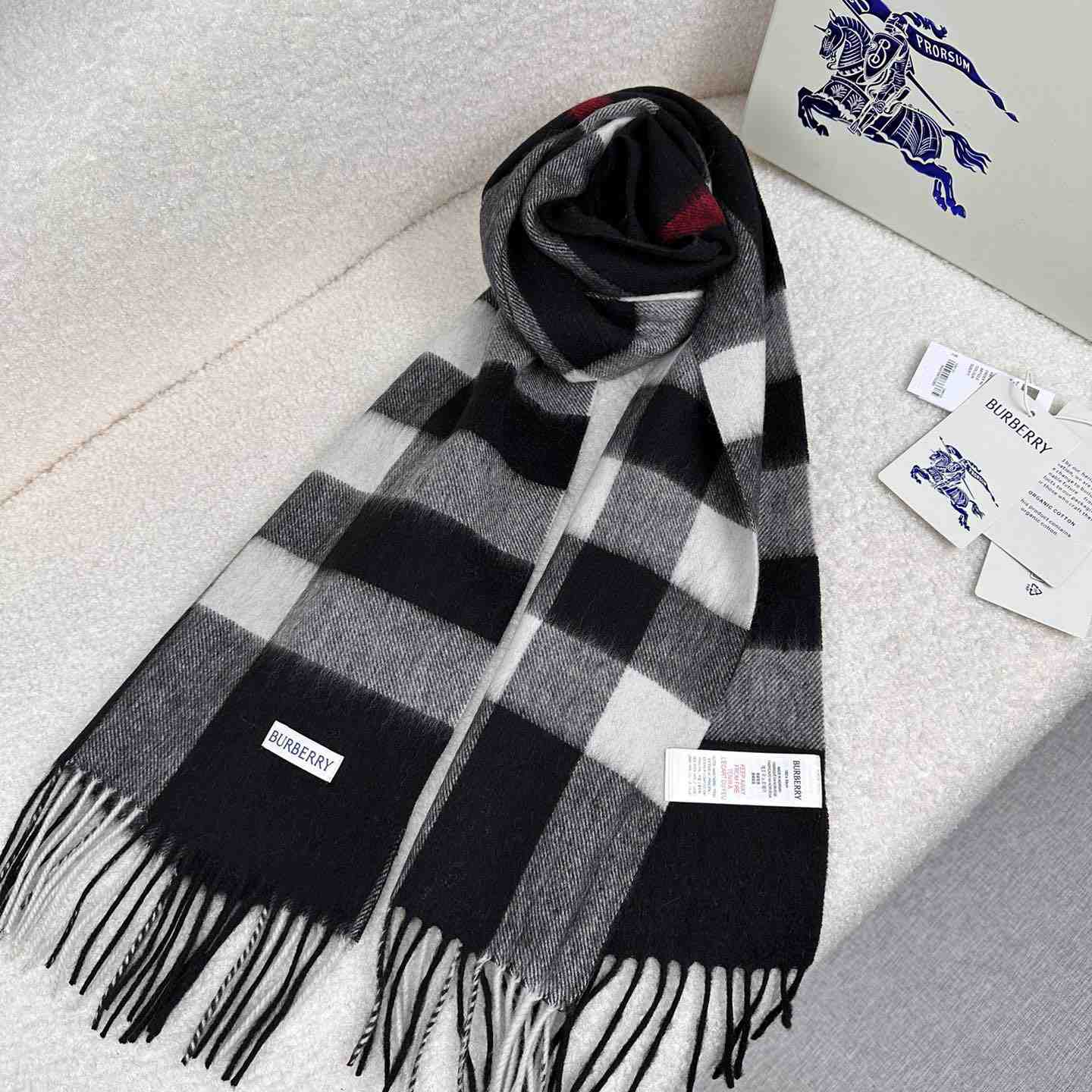 Burberry Scarf   180*40cm - DesignerGu