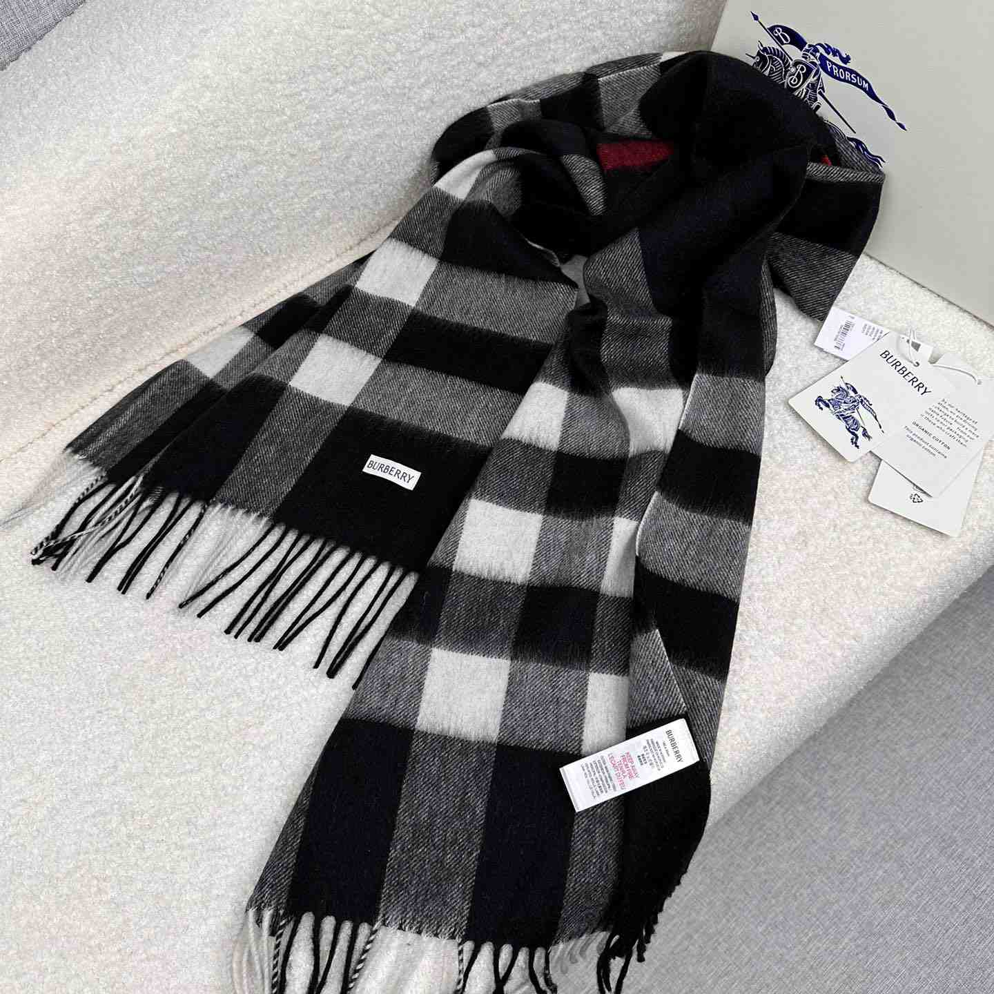 Burberry Scarf   180*40cm - DesignerGu