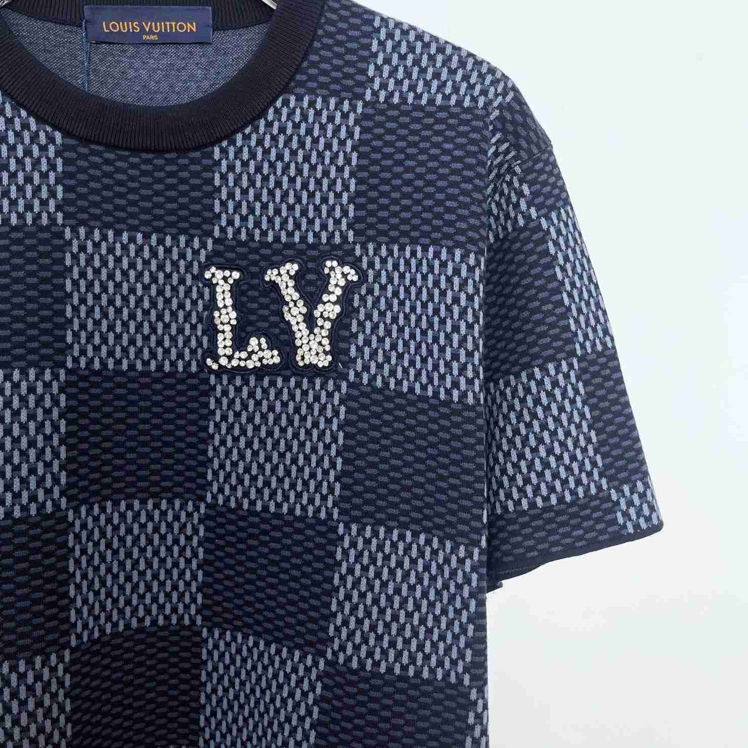 Louis Vuitton Damier Short-Sleeved Crewneck With LV Crystal Patch   1AGHTI - DesignerGu