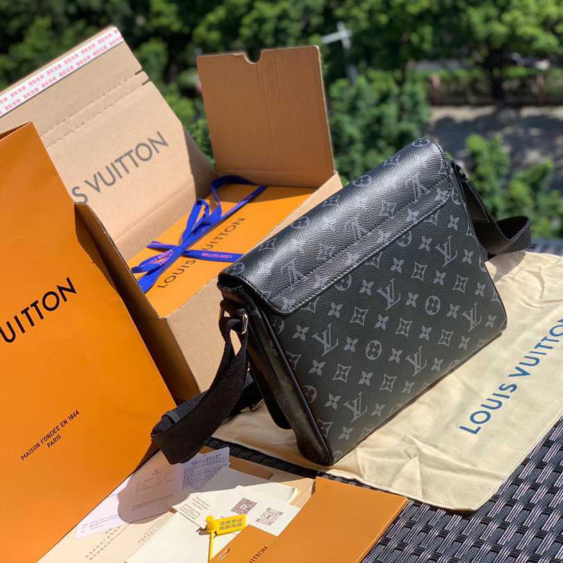 Louis Vuitton District PM Messenger Bag  25-22-8cm - DesignerGu