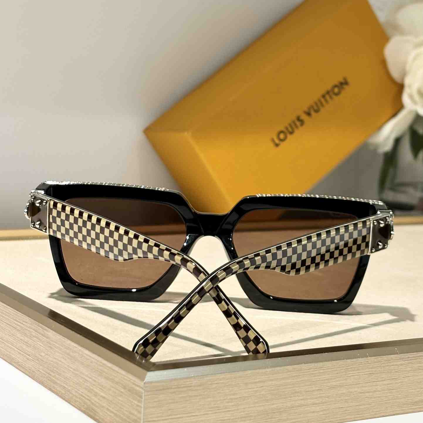 Louis Vuitton 1.1 Millionaires Damier Pop Sunglasses  Z2394W - DesignerGu