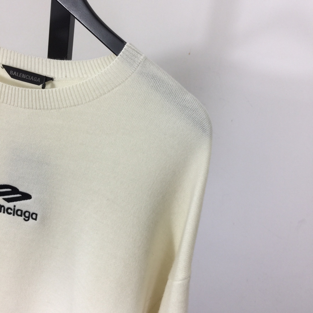 Balenciaga Ski Crewneck In White - DesignerGu