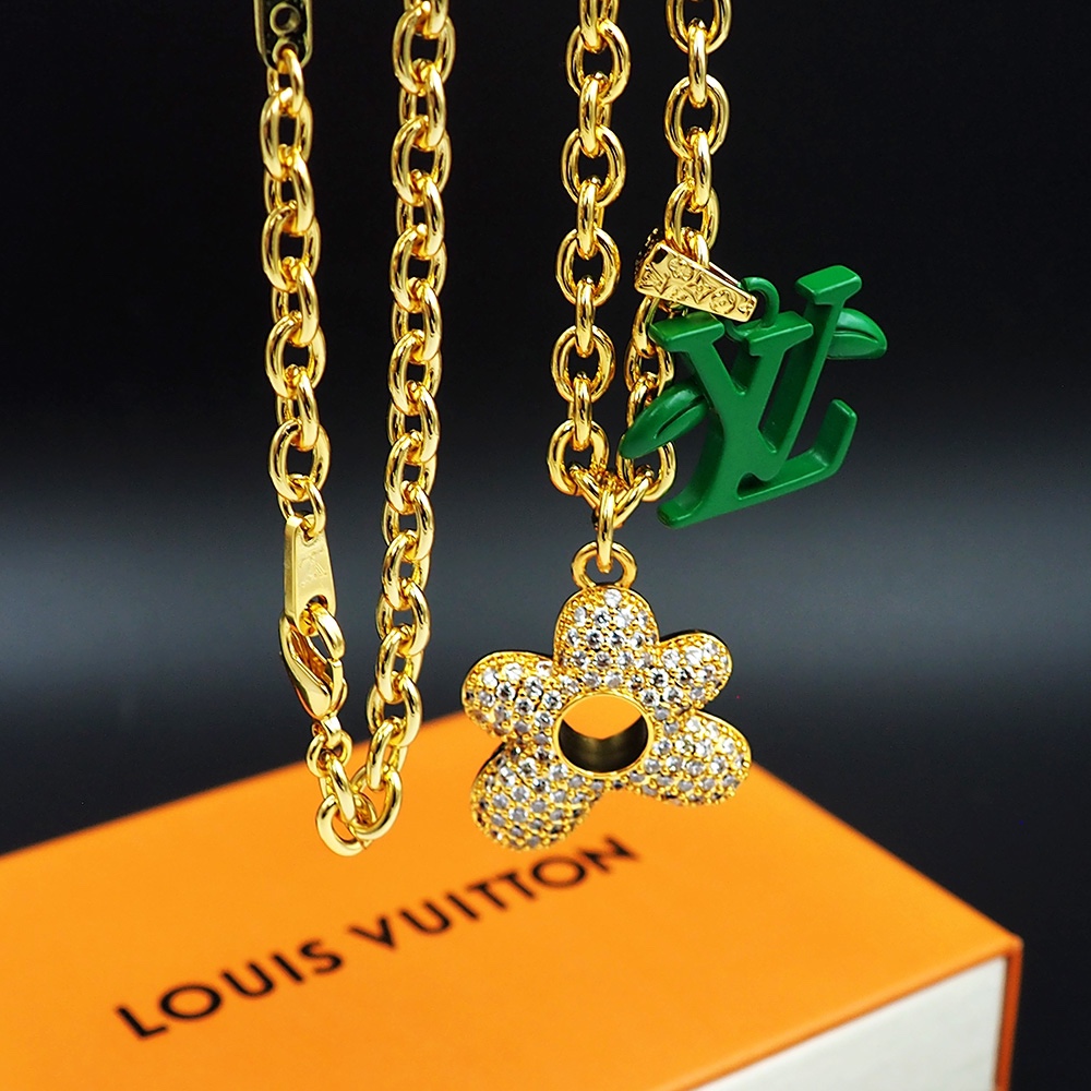 Louis Vuitton LV Blooming Pendant   M01867 - DesignerGu